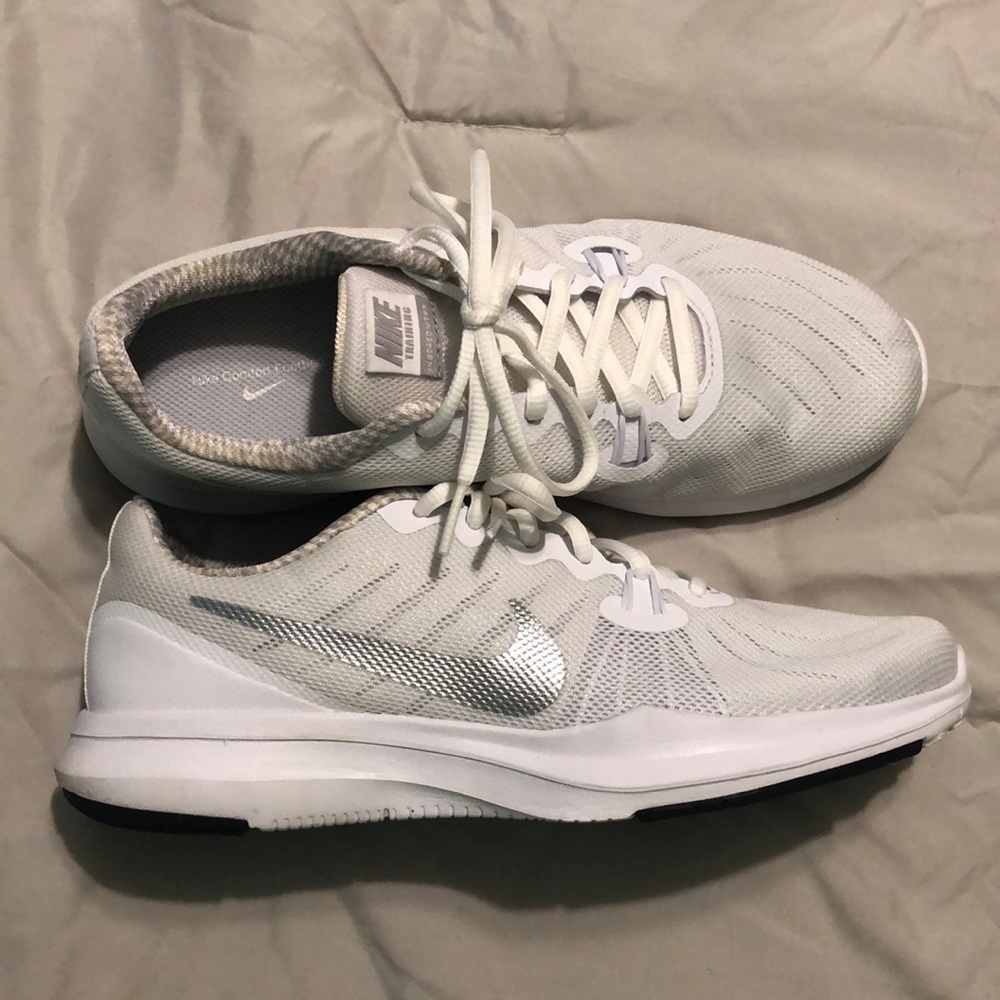 White Nike Training in Season TR7